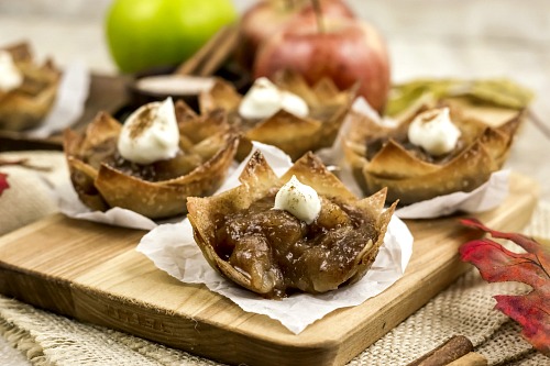 Mini Wonton Cups di Torta Di Mele 