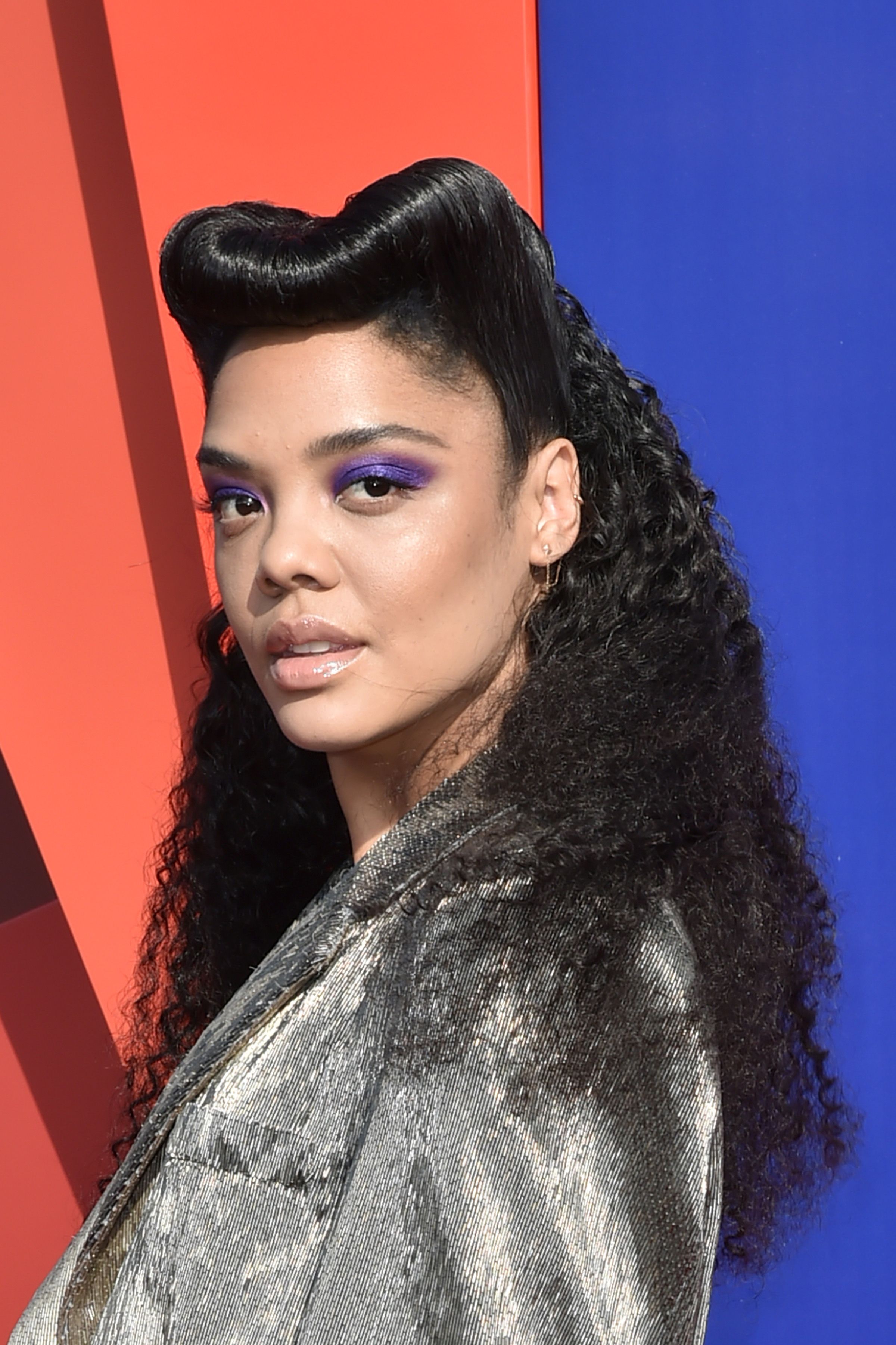 75+ impresionantes peinados rizados que tienen que ver con esa textura 