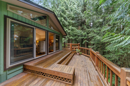 12 Expert Backyard Cleaning Tips for a Relaxing Outdoor Space