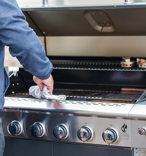 Expert Guide to Grill Cleaning: Simple Steps for Gas & Charcoal Grills