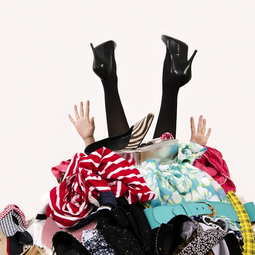 Decluttering Guide: Keep, Sell, Donate, or Trash - A Decision Framework