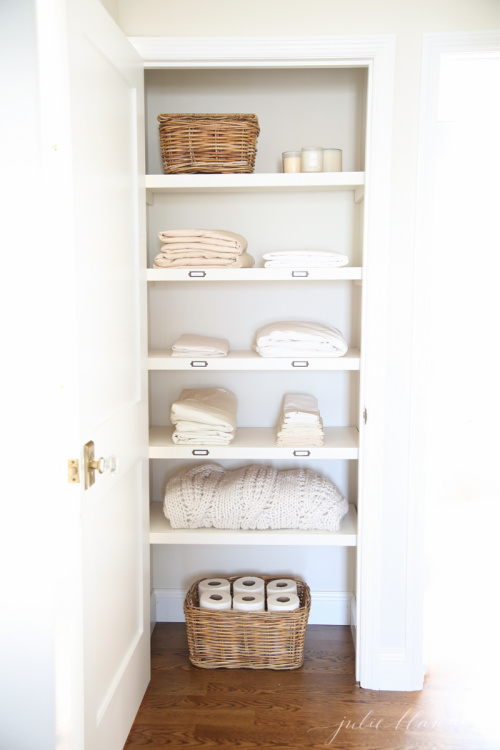 Maximize Linen Closet Space: Expert Organization Tips