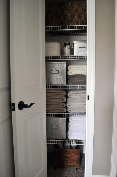 Maximize Linen Closet Space: Expert Organization Tips