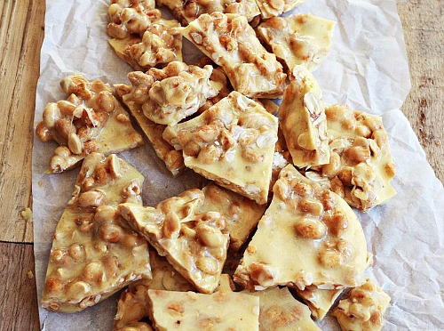 Classic Christmas Candy Recipes: 15 DIY Treats for the Holidays