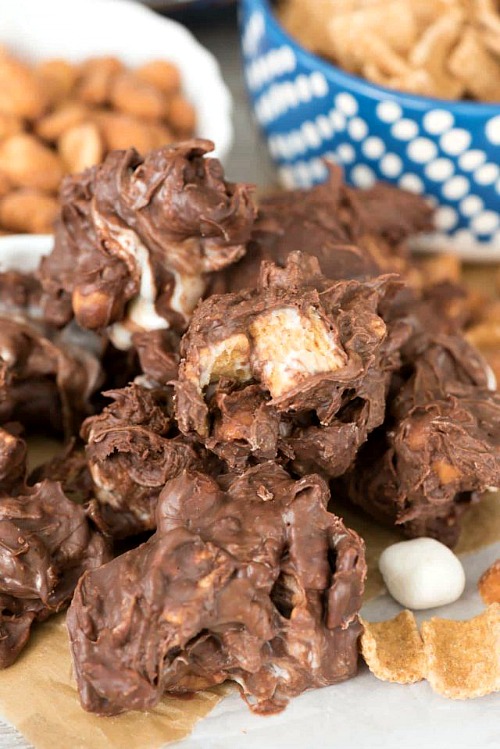 Classic Christmas Candy Recipes: 15 DIY Treats for the Holidays