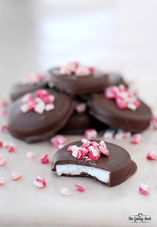 Classic Christmas Candy Recipes: 15 DIY Treats for the Holidays