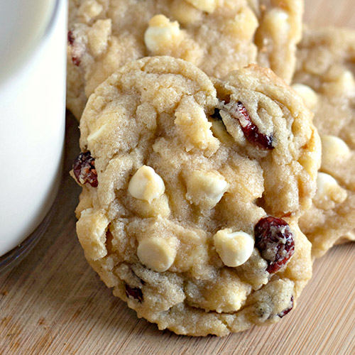 Easy Homemade Cranberry White Chocolate Chip Cookies | [Your Website Name]