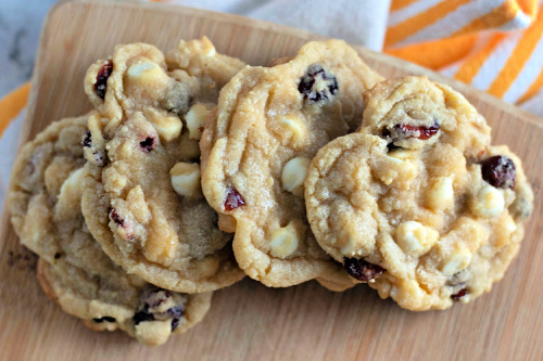 Easy Homemade Cranberry White Chocolate Chip Cookies | [Your Website Name]