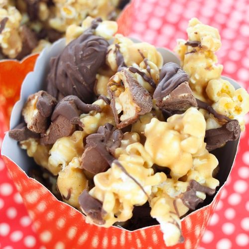 Easy Homemade Snickers Popcorn Recipe | Sweet & Salty Snack