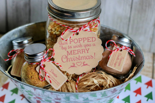 DIY Popcorn Gift Set: Homemade Seasonings for Movie Nights