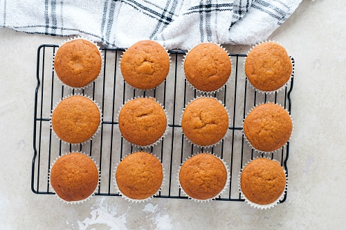 Easy Pumpkin Spice Cupcakes with Cream Cheese Frosting | [Your Brand/Website Name]