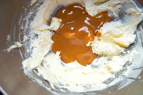 Easy No-Bake Caramel Apple Cheesecake Dip Recipe - Fall Favorite!