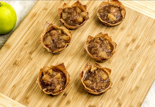 Easy Mini Apple Pie Wonton Cups - A Festive Fall Dessert