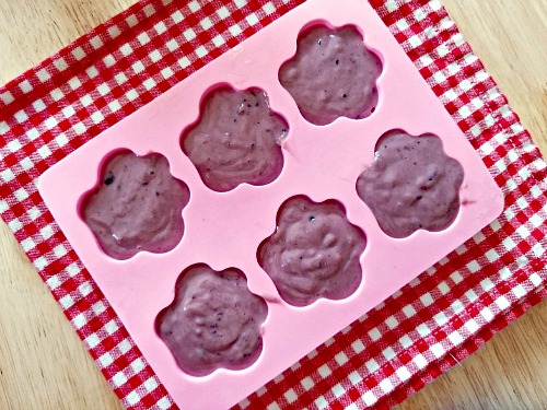 Healthy Homemade Frozen Dog Treats: Peanut Butter & Berry Pops
