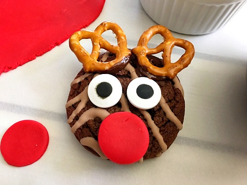 Easy Fudge Round Reindeer Cookies: A Semi-Homemade Christmas Hack