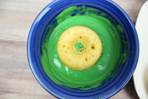 DIY Grinch Donuts: A Festive Christmas Treat!