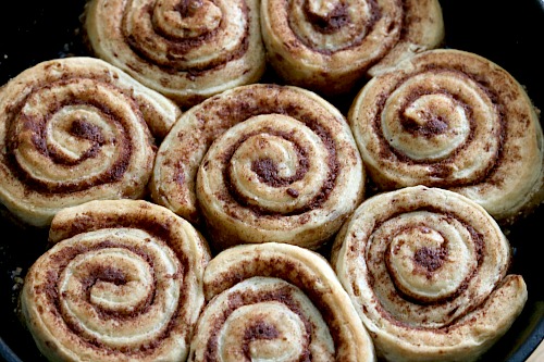 Quick & Easy Semi-Homemade Cinnamon Rolls: A Delicious Shortcut