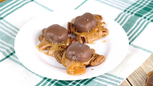 Harvest Homemade Turtle Candies: Fall Flavor Combinations
