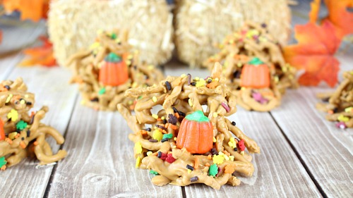 Easy No-Bake Autumn Haystacks: A Delicious Fall Candy Recipe