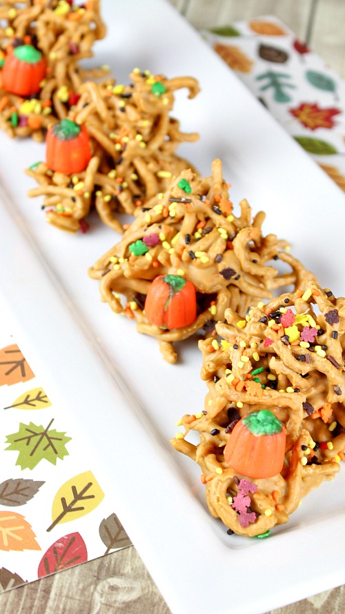 Easy No-Bake Autumn Haystacks: A Delicious Fall Candy Recipe