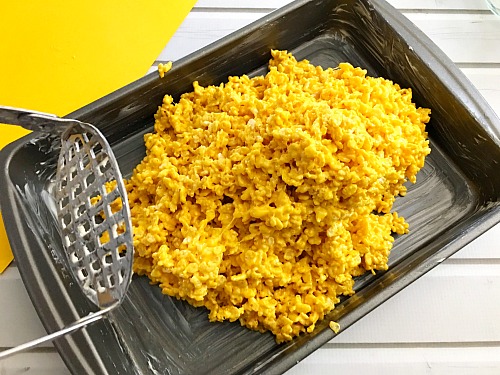 Easy No-Bake Ruler Rice Krispies Treats for Back to School