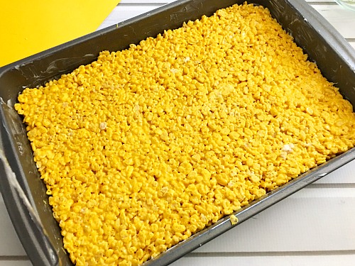 Easy No-Bake Ruler Rice Krispies Treats for Back to School