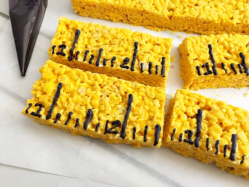 Easy No-Bake Ruler Rice Krispies Treats for Back to School