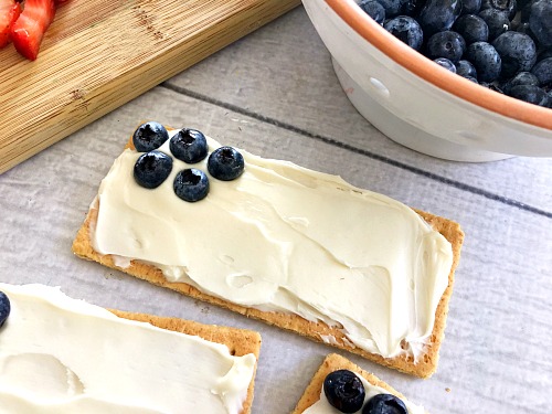 Easy Red, White & Blue Fruit Flag Grahams - Patriotic & Healthy Dessert!
