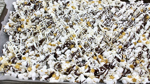 Sparkling New Year s Eve Popcorn Recipe | Easy & Budget-Friendly
