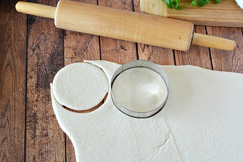 Easy Mini Pizza Muffins: A Crowd-Pleasing Appetizer Recipe