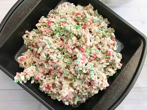 Quick & Easy Peppermint Rice Krispie Bars - No Bake Holiday Treat