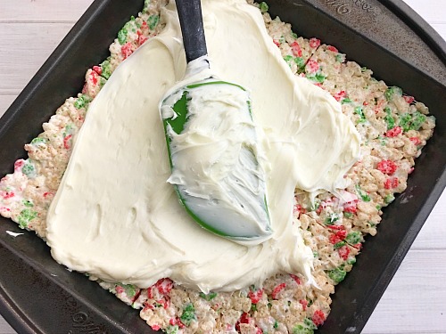 Quick & Easy Peppermint Rice Krispie Bars - No Bake Holiday Treat