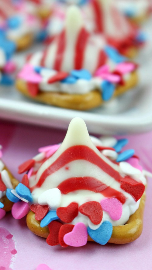 Peppermint Pretzel Kisses: Easy Chocolate & Peppermint Treats