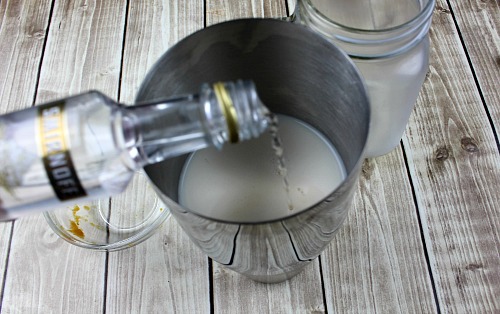 Creamy Pumpkin Spice Mudslide Recipe | Easy Adult Cocktail