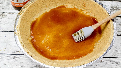 Easy No-Bake Turtle Pumpkin Pie Recipe | Thanksgiving Dessert