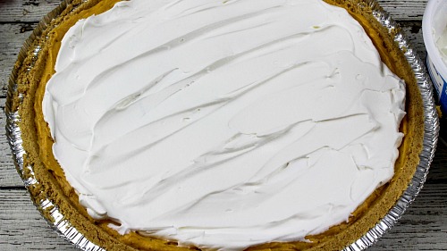 Easy No-Bake Turtle Pumpkin Pie Recipe | Thanksgiving Dessert