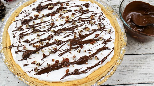 Easy No-Bake Turtle Pumpkin Pie Recipe | Thanksgiving Dessert