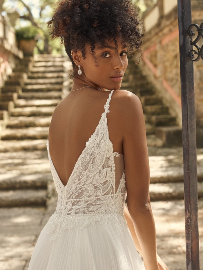 Elegant Beach Wedding Dresses: Chiffon Gowns for Seaside Celebrations