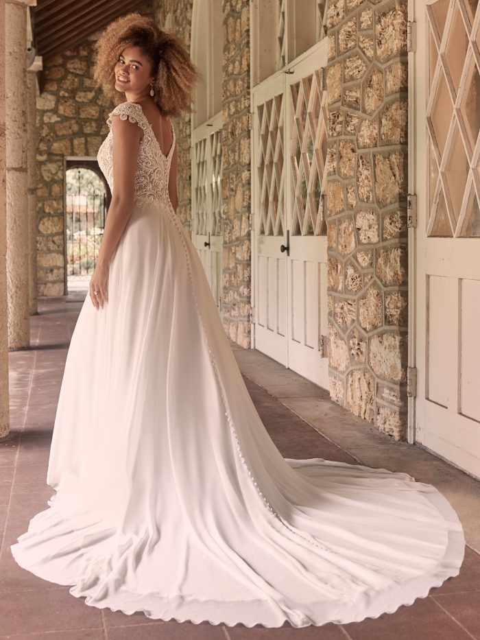 Elegant Beach Wedding Dresses: Chiffon Gowns for Seaside Celebrations