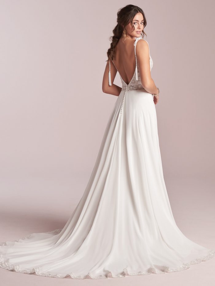 Elegant Beach Wedding Dresses: Chiffon Gowns for Seaside Celebrations