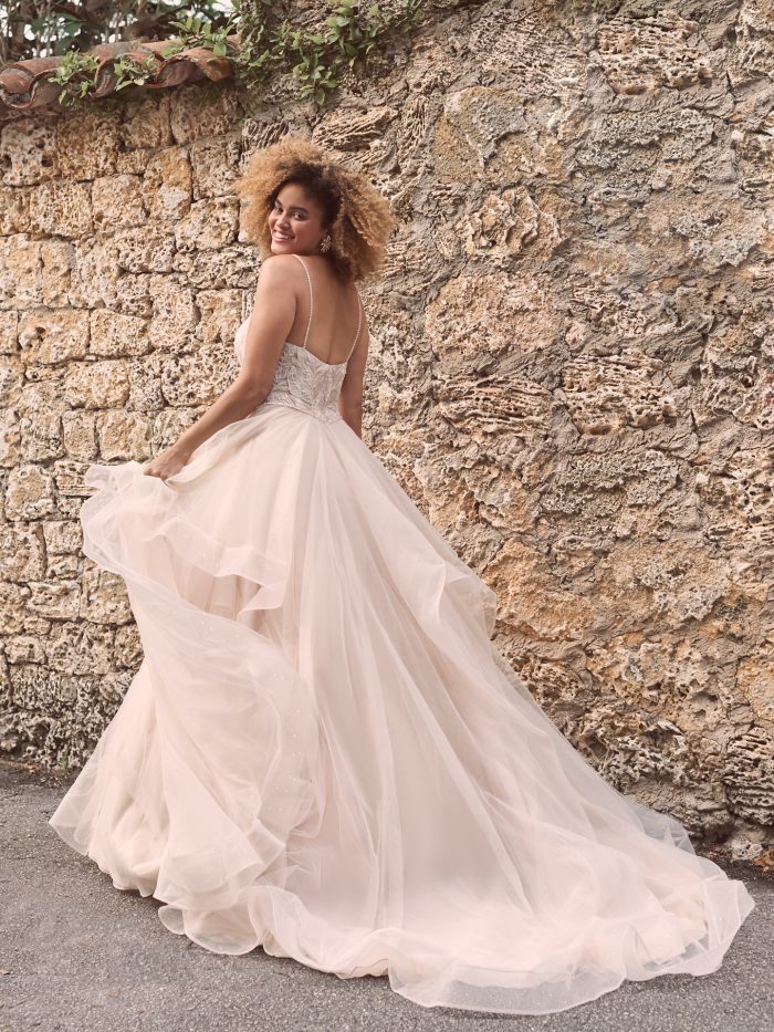 Wedding Dresses for Apple Shapes: Find Your Perfect Fit