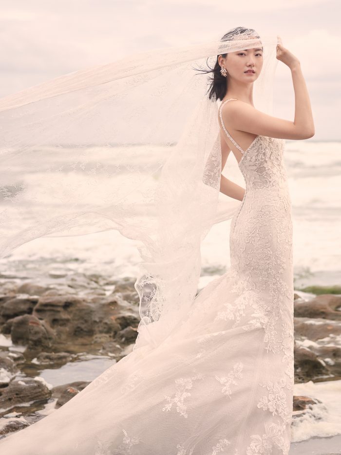 Sparkling Wedding Dresses: Glamorous Gowns for a Dazzling Celebration