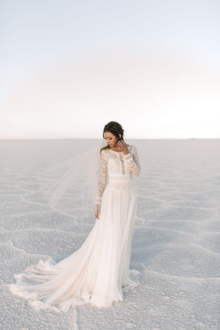 Elegant Winter Wedding Dresses: Top Styles & Trends