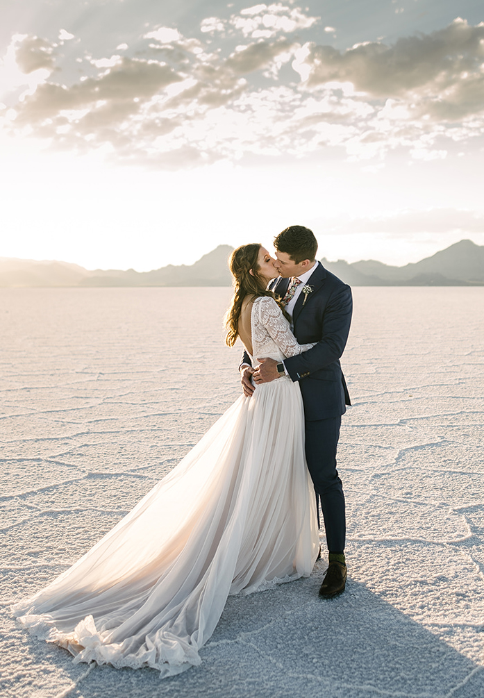 Elegant Winter Wedding Dresses: Top Styles & Trends