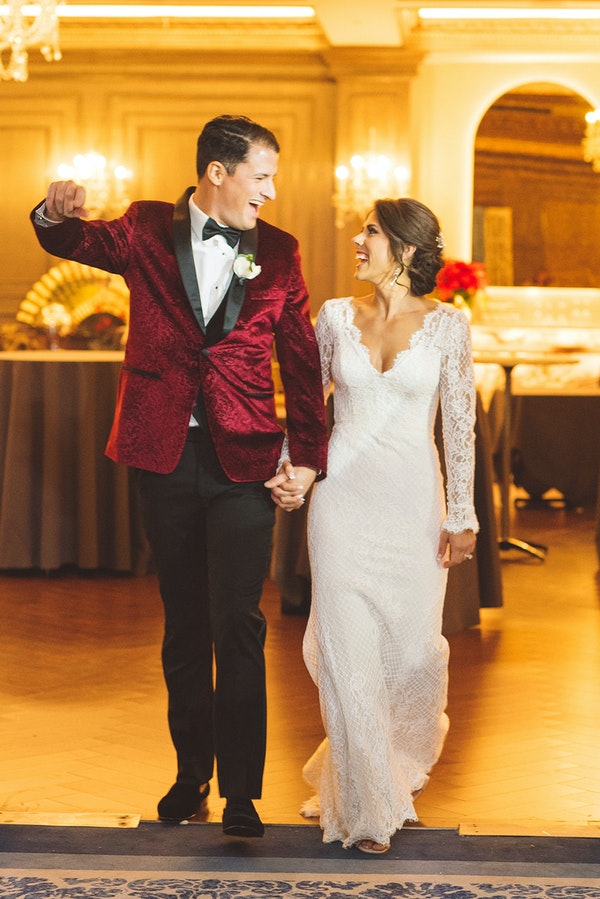 Elegant Winter Wedding Dresses: Top Styles & Trends