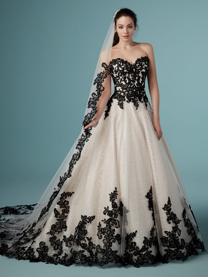Vintage Wedding Veils: Timeless Elegance for Your Bridal Look