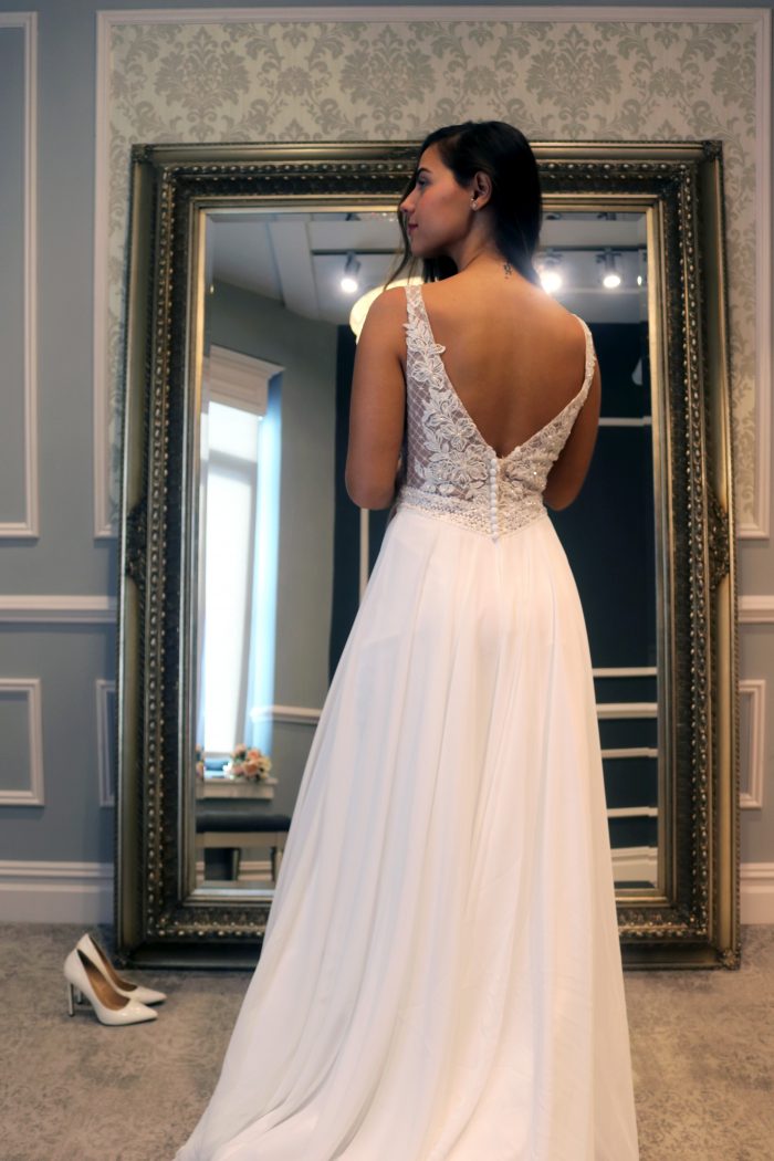Elegant Elopement Dresses: Romantic & Casual Wedding Gowns