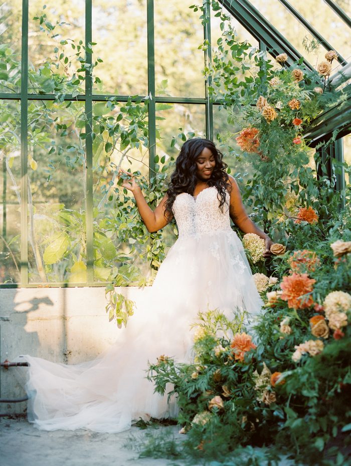 Elegant Garden Wedding Dresses: Style Inspiration & Trends