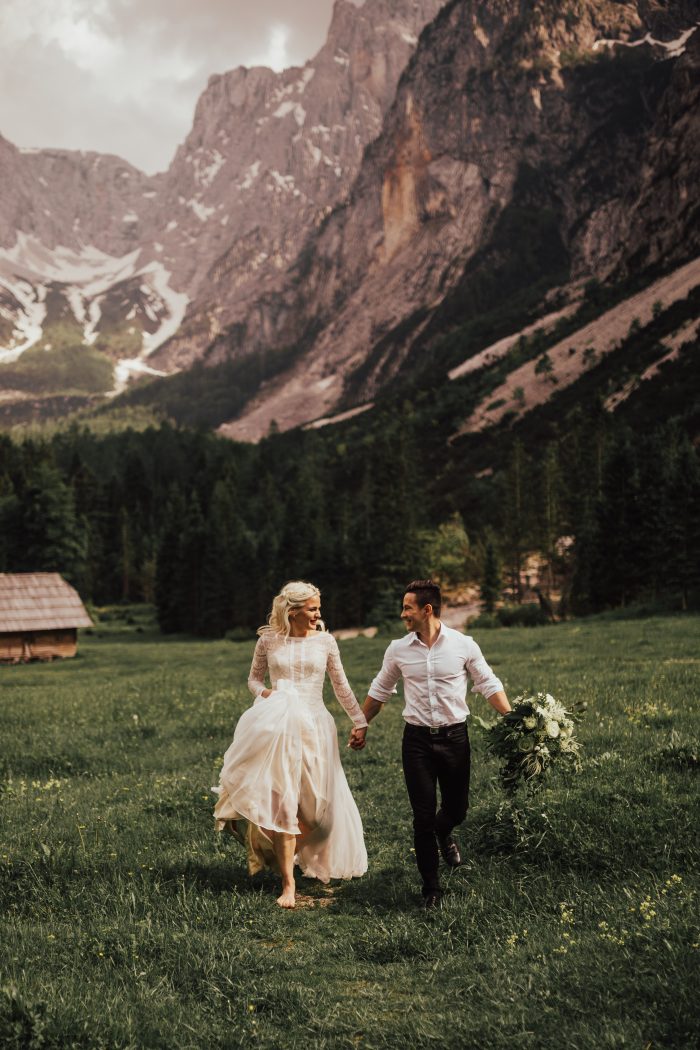 Boho Wedding Dresses & Brides: Romantic Style Inspiration