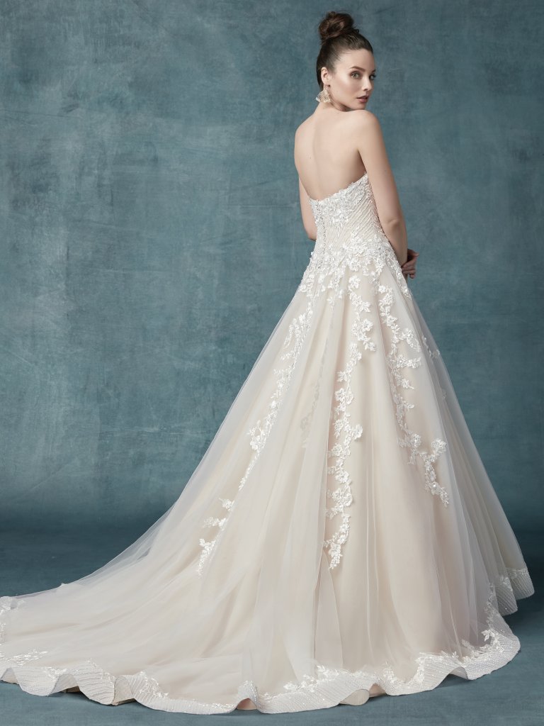 Vintage Geometric Wedding Dresses | Timeless Elegance